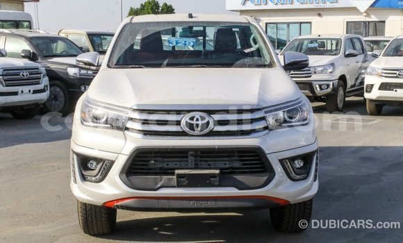 Acheter Import Voiture Toyota Hilux Blanc à Import - Dubai, Zambie Acheter Import Voiture Toyota Hilux Blanc à Import - Dubai, Zambie