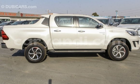 Acheter Import Voiture Toyota Hilux Blanc à Import - Dubai, Zambie Acheter Import Voiture Toyota Hilux Blanc à Import - Dubai, Zambie