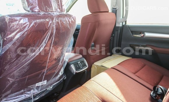 Acheter Import Voiture Toyota Hilux Blanc à Import - Dubai, Zambie Acheter Import Voiture Toyota Hilux Blanc à Import - Dubai, Zambie