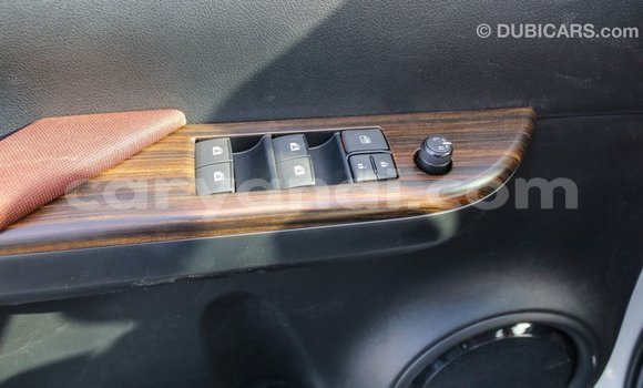 Acheter Import Voiture Toyota Hilux Blanc à Import - Dubai, Zambie Acheter Import Voiture Toyota Hilux Blanc à Import - Dubai, Zambie