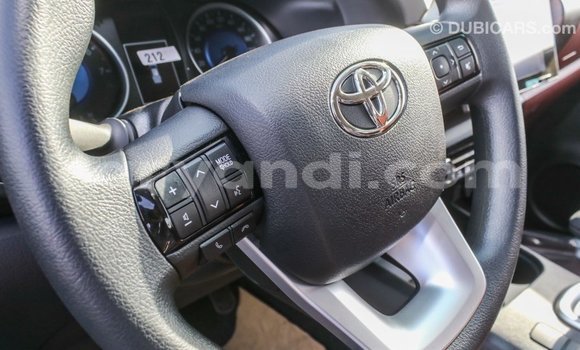 Acheter Import Voiture Toyota Hilux Blanc à Import - Dubai, Zambie Acheter Import Voiture Toyota Hilux Blanc à Import - Dubai, Zambie