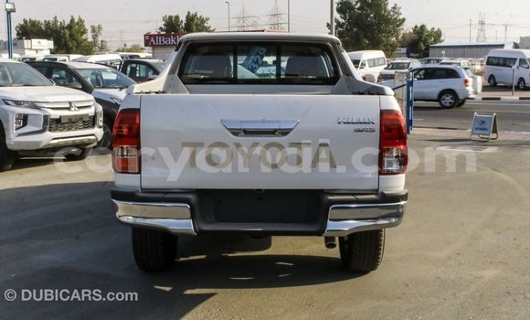 Acheter Import Voiture Toyota Hilux Blanc à Import - Dubai, Zambie Acheter Import Voiture Toyota Hilux Blanc à Import - Dubai, Zambie