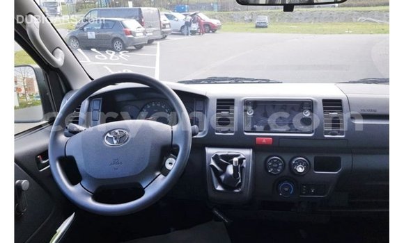 Buy Import Toyota Hiace White Car in Import - Dubai in Zambia Buy Import Toyota Hiace White Car in Import - Dubai in Zambia