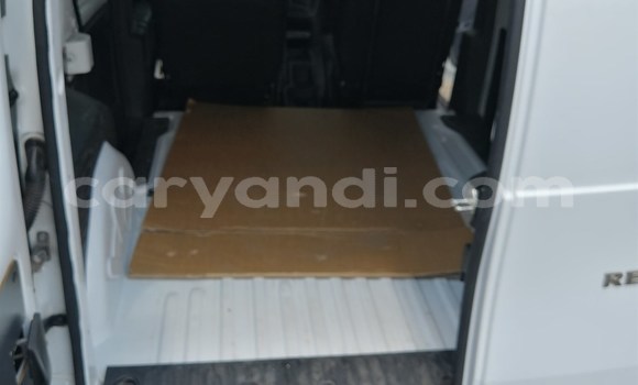 Tenga Tsaru Renault Kangoo Chena Mota in Import - Dubai in Zambia Tenga Tsaru Renault Kangoo Chena Mota in Import - Dubai in Zambia