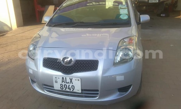 Nunua Ilio tumika Toyota Vitz Fedha Gari ndani ya Chipata nchini Zambia Nunua Ilio tumika Toyota Vitz Fedha Gari ndani ya Chipata nchini Zambia