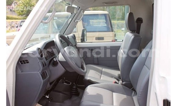 Buy Import Toyota Land Cruiser White Car in Import - Dubai in Zambia Buy Import Toyota Land Cruiser White Car in Import - Dubai in Zambia