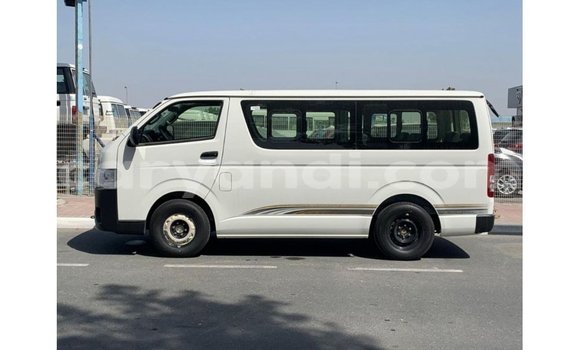 Acheter Import Voiture Toyota Hiace Blanc à Import - Dubai, Zambie Acheter Import Voiture Toyota Hiace Blanc à Import - Dubai, Zambie