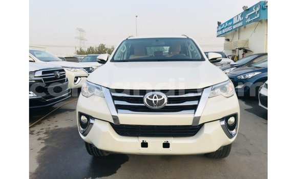Acheter Import Voiture Toyota Fortuner Blanc à Import - Dubai, Zambie Acheter Import Voiture Toyota Fortuner Blanc à Import - Dubai, Zambie
