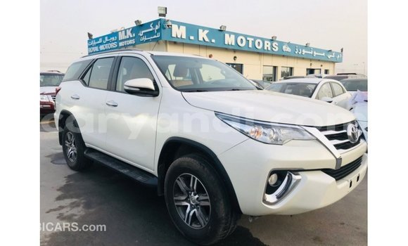 Acheter Import Voiture Toyota Fortuner Blanc à Import - Dubai, Zambie Acheter Import Voiture Toyota Fortuner Blanc à Import - Dubai, Zambie