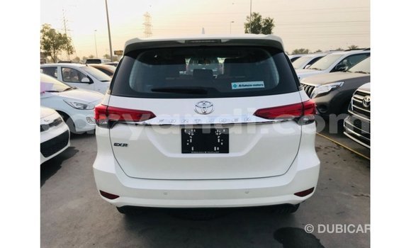 Acheter Import Voiture Toyota Fortuner Blanc à Import - Dubai, Zambie Acheter Import Voiture Toyota Fortuner Blanc à Import - Dubai, Zambie