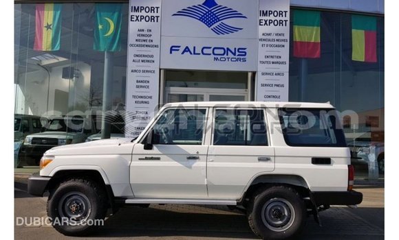 Acheter Import Voiture Toyota Land Cruiser Blanc à Import - Dubai, Zambie Acheter Import Voiture Toyota Land Cruiser Blanc à Import - Dubai, Zambie