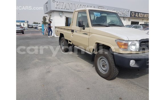 Nunua Imported Toyota Land Cruiser Beige Gari ndani ya Import - Dubai nchini Zambia Nunua Imported Toyota Land Cruiser Beige Gari ndani ya Import - Dubai nchini Zambia
