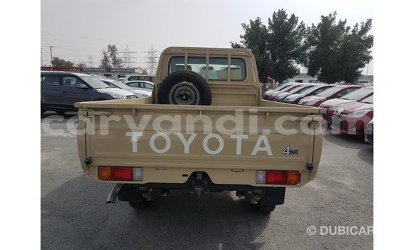 Nunua Imported Toyota Land Cruiser Beige Gari ndani ya Import - Dubai nchini Zambia Nunua Imported Toyota Land Cruiser Beige Gari ndani ya Import - Dubai nchini Zambia
