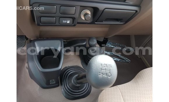 Nunua Imported Toyota Land Cruiser Beige Gari ndani ya Import - Dubai nchini Zambia Nunua Imported Toyota Land Cruiser Beige Gari ndani ya Import - Dubai nchini Zambia