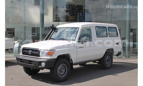 Buy Import Toyota Land Cruiser White Car in Import - Dubai in Zambia Buy Import Toyota Land Cruiser White Car in Import - Dubai in Zambia