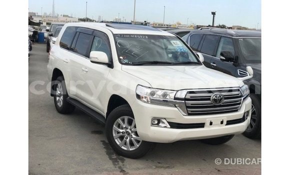 Tenga Imported Toyota Land Cruiser Chena Mota in Import - Dubai in Zambia Tenga Imported Toyota Land Cruiser Chena Mota in Import - Dubai in Zambia