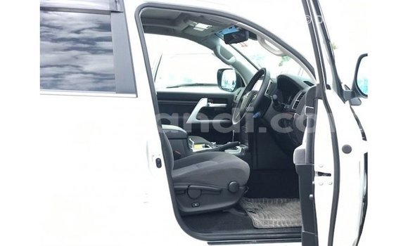 Tenga Imported Toyota Land Cruiser Chena Mota in Import - Dubai in Zambia Tenga Imported Toyota Land Cruiser Chena Mota in Import - Dubai in Zambia