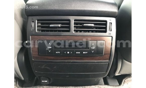 Tenga Imported Toyota Land Cruiser Chena Mota in Import - Dubai in Zambia Tenga Imported Toyota Land Cruiser Chena Mota in Import - Dubai in Zambia