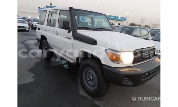 Nunua Imported Toyota Land Cruiser Nyeupe Gari ndani ya Import - Dubai nchini Zambia Nunua Imported Toyota Land Cruiser Nyeupe Gari ndani ya Import - Dubai nchini Zambia
