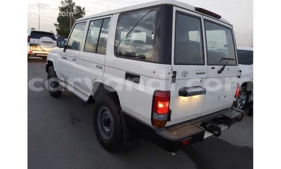 Nunua Imported Toyota Land Cruiser Nyeupe Gari ndani ya Import - Dubai nchini Zambia Nunua Imported Toyota Land Cruiser Nyeupe Gari ndani ya Import - Dubai nchini Zambia