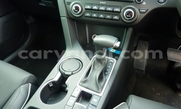 Nunua Ilio tumika Kia Sportage Nyekundu Gari ndani ya Lusaka nchini Zambia Nunua Ilio tumika Kia Sportage Nyekundu Gari ndani ya Lusaka nchini Zambia