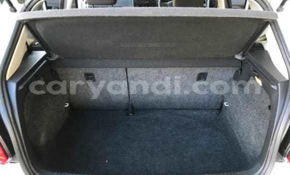 Acheter Occasion Voiture Volkswagen Polo Blanc à Lusaka, Zambie Acheter Occasion Voiture Volkswagen Polo Blanc à Lusaka, Zambie