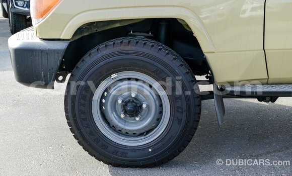 Acheter Import Voiture Toyota Land Cruiser Beige à Import - Dubai, Zambie Acheter Import Voiture Toyota Land Cruiser Beige à Import - Dubai, Zambie
