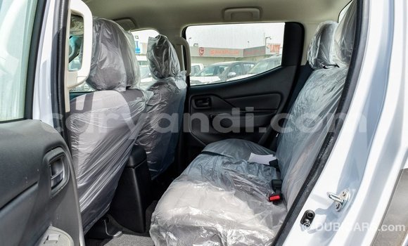 Acheter Import Voiture Mitsubishi L200 Blanc à Import - Dubai, Zambie Acheter Import Voiture Mitsubishi L200 Blanc à Import - Dubai, Zambie