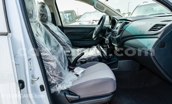 Acheter Import Voiture Mitsubishi L200 Blanc à Import - Dubai, Zambie Acheter Import Voiture Mitsubishi L200 Blanc à Import - Dubai, Zambie