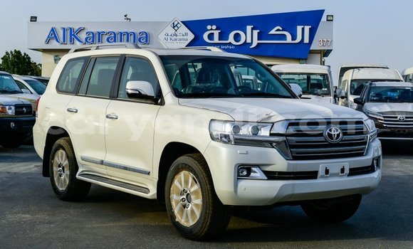 Acheter Import Voiture Toyota Land Cruiser Blanc à Import - Dubai, Zambie Acheter Import Voiture Toyota Land Cruiser Blanc à Import - Dubai, Zambie