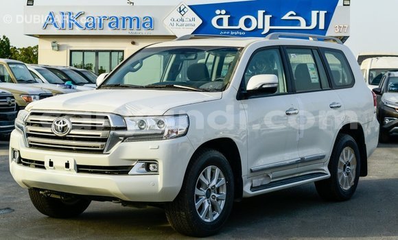 Acheter Import Voiture Toyota Land Cruiser Blanc à Import - Dubai, Zambie Acheter Import Voiture Toyota Land Cruiser Blanc à Import - Dubai, Zambie