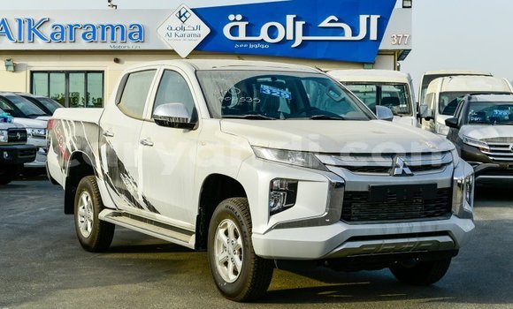 Acheter Import Voiture Mitsubishi L200 Blanc à Import - Dubai, Zambie Acheter Import Voiture Mitsubishi L200 Blanc à Import - Dubai, Zambie
