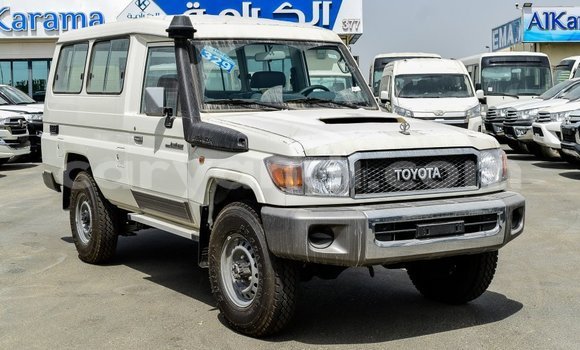 Acheter Import Voiture Toyota Land Cruiser Blanc à Import - Dubai, Zambie Acheter Import Voiture Toyota Land Cruiser Blanc à Import - Dubai, Zambie