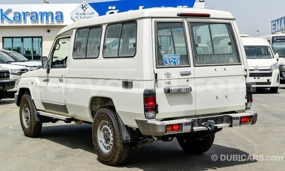 Acheter Import Voiture Toyota Land Cruiser Blanc à Import - Dubai, Zambie Acheter Import Voiture Toyota Land Cruiser Blanc à Import - Dubai, Zambie