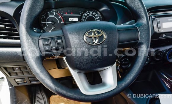 Acheter Import Voiture Toyota Hilux Blanc à Import - Dubai, Zambie Acheter Import Voiture Toyota Hilux Blanc à Import - Dubai, Zambie