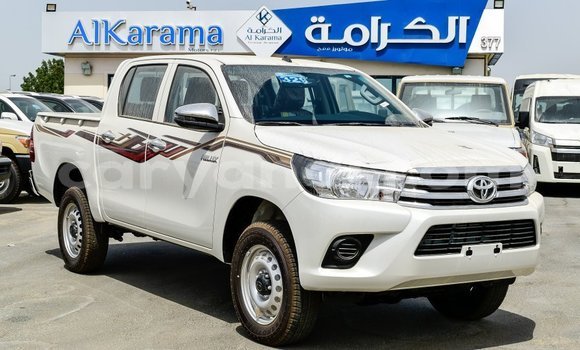 Acheter Import Voiture Toyota Hilux Blanc à Import - Dubai, Zambie Acheter Import Voiture Toyota Hilux Blanc à Import - Dubai, Zambie