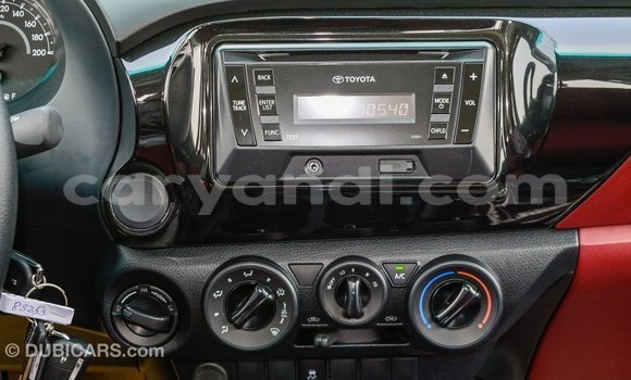 Acheter Import Voiture Toyota Hilux Blanc à Import - Dubai, Zambie Acheter Import Voiture Toyota Hilux Blanc à Import - Dubai, Zambie