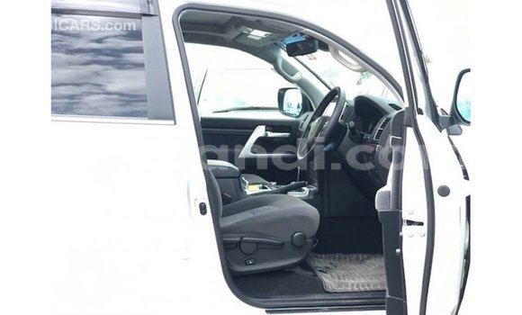 Tenga Imported Toyota Land Cruiser Chena Mota in Import - Dubai in Zambia Tenga Imported Toyota Land Cruiser Chena Mota in Import - Dubai in Zambia