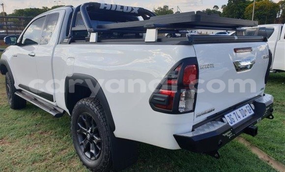 Acheter Occasion Voiture Toyota Hilux Blanc à Livingstone, Zambie Acheter Occasion Voiture Toyota Hilux Blanc à Livingstone, Zambie
