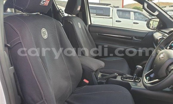 Acheter Occasion Voiture Toyota Hilux Blanc à Livingstone, Zambie Acheter Occasion Voiture Toyota Hilux Blanc à Livingstone, Zambie