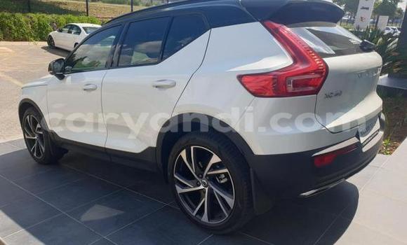 Nunua Ilio tumika Volvo XC40 Nyeupe Gari ndani ya Livingstone nchini Zambia Nunua Ilio tumika Volvo XC40 Nyeupe Gari ndani ya Livingstone nchini Zambia