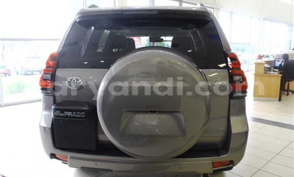 Nunua Ilio tumika Toyota Prado Nyingine Gari ndani ya Chingola nchini Zambia Nunua Ilio tumika Toyota Prado Nyingine Gari ndani ya Chingola nchini Zambia