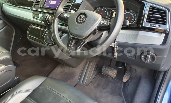 Tenga Tsaru Volkswagen Caravelle Bhuruu Mota in Livingstone in Zambia Tenga Tsaru Volkswagen Caravelle Bhuruu Mota in Livingstone in Zambia