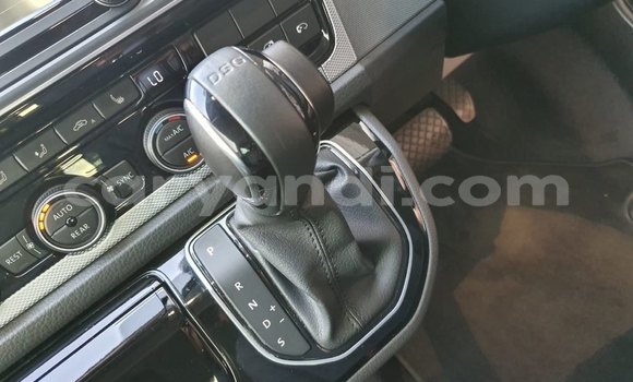 Tenga Tsaru Volkswagen Caravelle Bhuruu Mota in Livingstone in Zambia Tenga Tsaru Volkswagen Caravelle Bhuruu Mota in Livingstone in Zambia