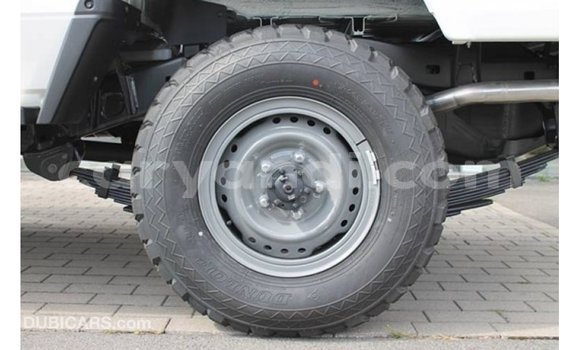 Acheter Import Voiture Toyota Land Cruiser Blanc à Import - Dubai, Zambie Acheter Import Voiture Toyota Land Cruiser Blanc à Import - Dubai, Zambie