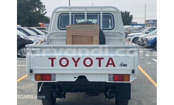Buy Import Toyota Land Cruiser White Car in Import - Dubai in Zambia Buy Import Toyota Land Cruiser White Car in Import - Dubai in Zambia