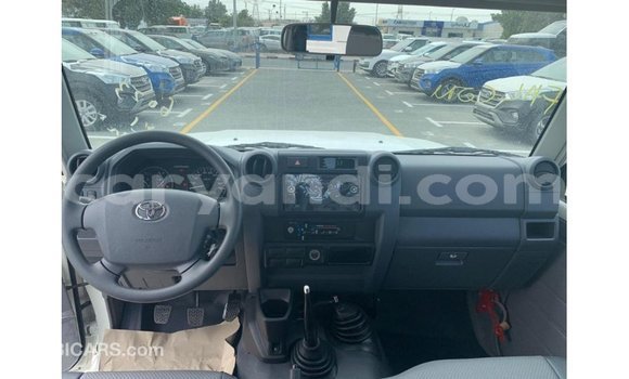 Buy Import Toyota Land Cruiser White Car in Import - Dubai in Zambia Buy Import Toyota Land Cruiser White Car in Import - Dubai in Zambia