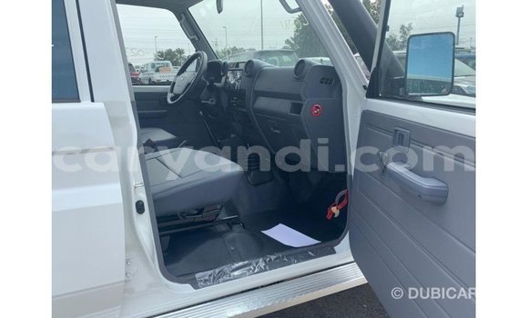 Buy Import Toyota Land Cruiser White Car in Import - Dubai in Zambia Buy Import Toyota Land Cruiser White Car in Import - Dubai in Zambia