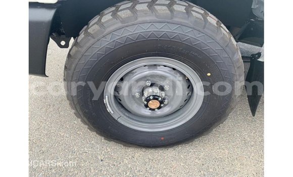 Buy Import Toyota Land Cruiser White Car in Import - Dubai in Zambia Buy Import Toyota Land Cruiser White Car in Import - Dubai in Zambia