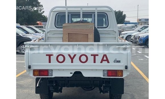 Buy Import Toyota Land Cruiser White Car in Import - Dubai in Zambia Buy Import Toyota Land Cruiser White Car in Import - Dubai in Zambia